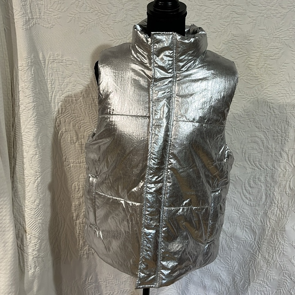 A New Day vest, size medium, NWT